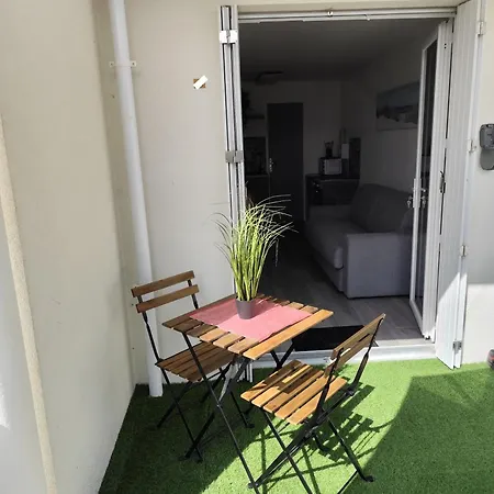 Avec Terrasse 50 M De La * 圣伊莱尔·德列